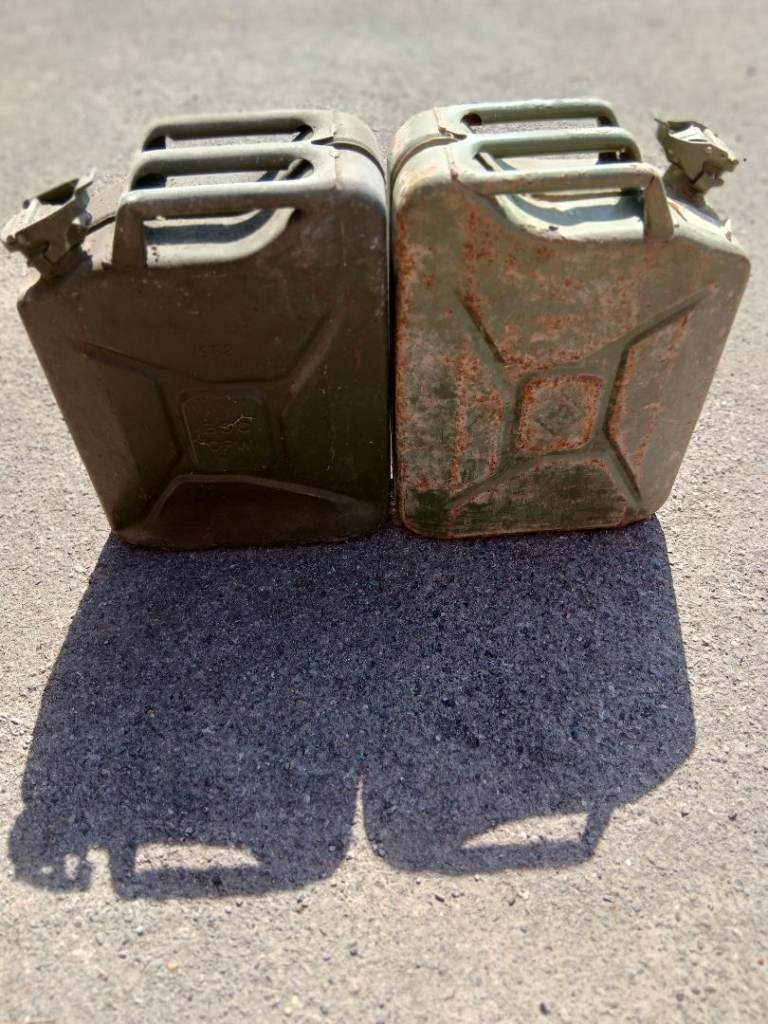 2 x jerry cans