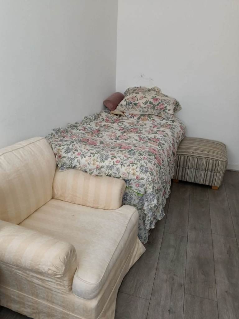 2 room share 