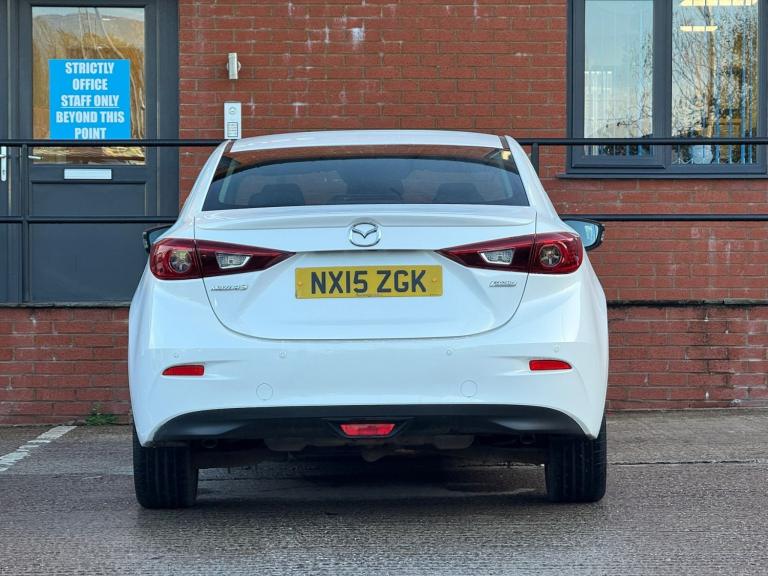 MAZDA MAZDA3 2.2 SKYACTIV-D Sport Nav 2015