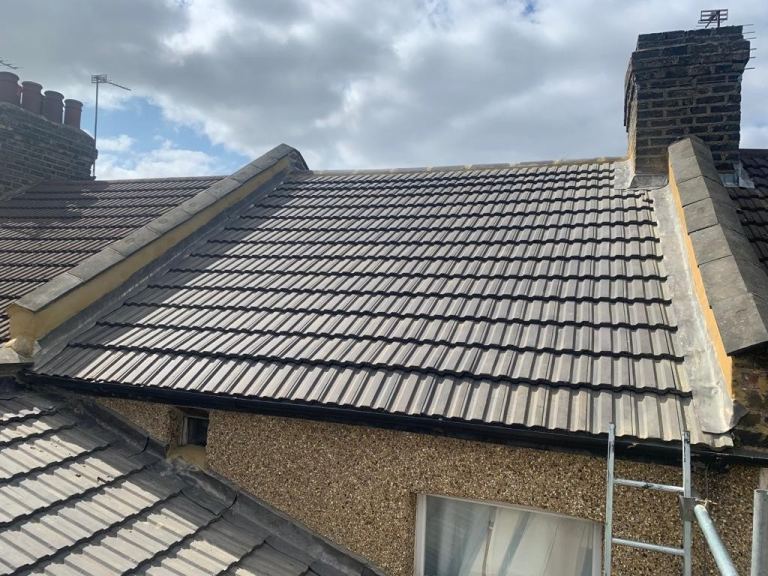 BUILDERS, BATHROOM & KITCHEN INSTALLATION, GAS, ELECTRIC & PLUMBING