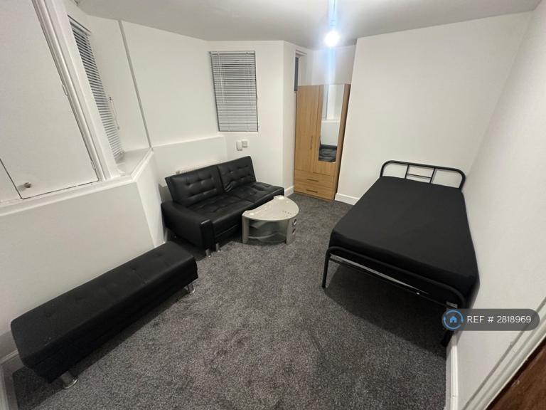 1 bedroom in Duke Of York Street, Wakefield, WF1 (#2818969)
