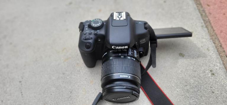 Canon eos 750d 24.2mp with WiFi easytransfer!!