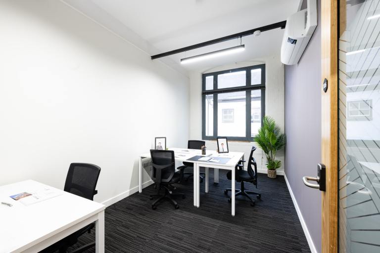 Leicester - LE15FQ \ Small Office Ready for Immediate Use