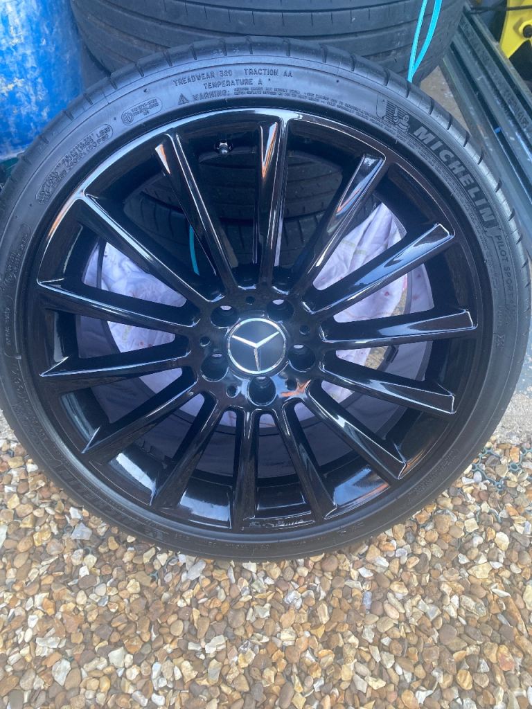 Mercedes 19” Black Gloss Multispoke Alloys With Tyres