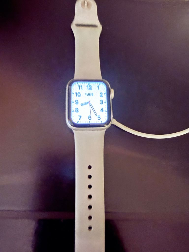 Apple Watch Series 4 Silver 40mm Aluminium GPS