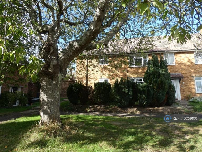 2 bedroom flat in Pemerton Road, Winchester, SO22 (2 bed) (#3059100)