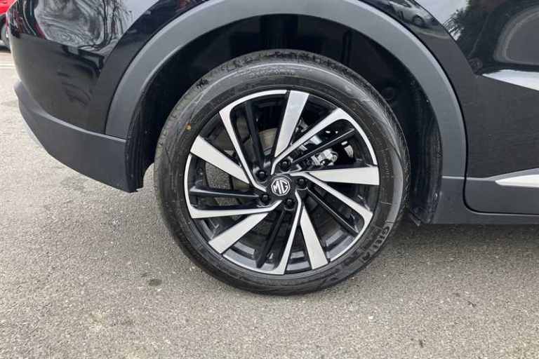 2025 MG MG ZS 1.5 Hybrid+ Trophy SUV 5dr Petrol Hybrid Auto Euro 6 (s/s) (196 ps) SUV Hybrid Auto...