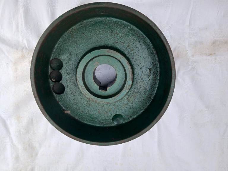 Stationary engines pulley