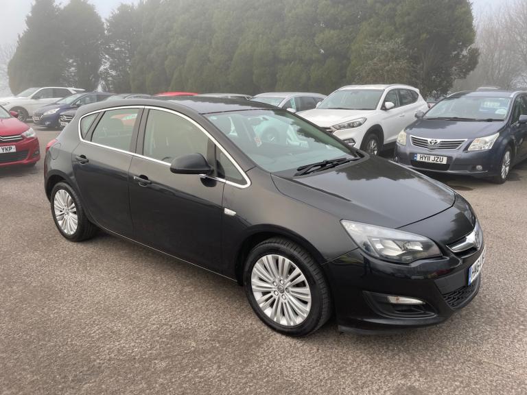 2014 Vauxhall Astra 1.6i 16V Excite 5dr HATCHBACK Petrol Manual