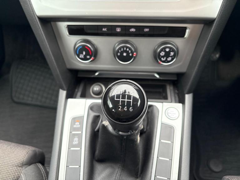  Volkswagen Passat 2.0 TDI BlueMotion Tech SE Euro 6 (s/s) 4dr Diesel Manual