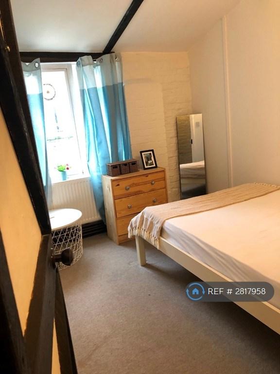 3 bedroom flat in St. Peter's Street Mews, London, N1 (3 bed) (#2817958)