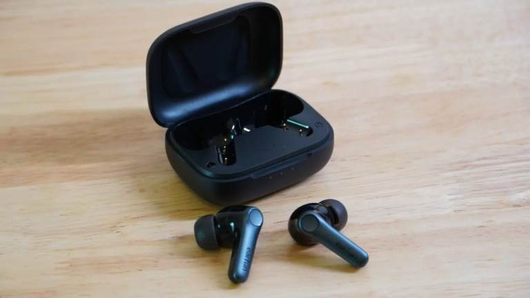 EarFun pro 4's