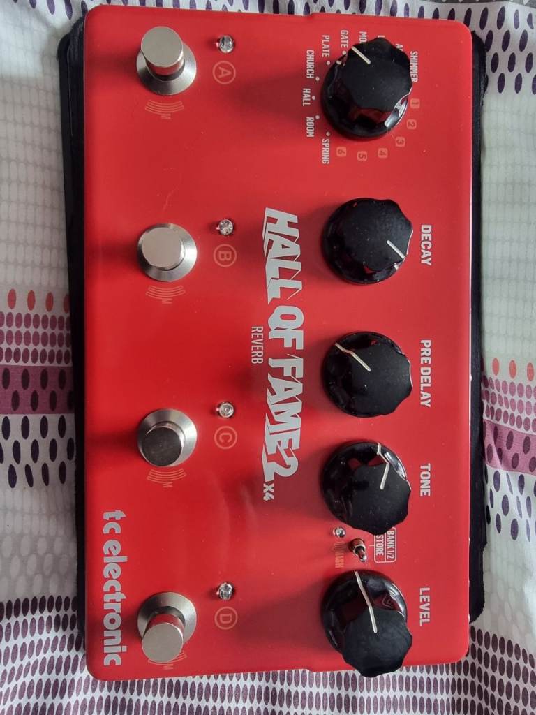 Reverb guitar pedal