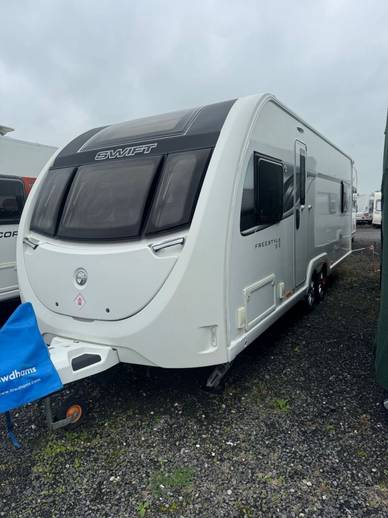 Beautiful 2019 Freestyle twin EB SE 4 berth caravan 