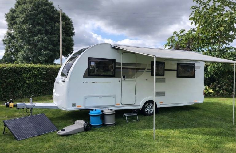 Family Perfect - Adria Altea 542dk Severn 2019 7 berth triple bunks