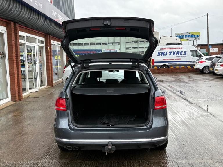 2013 Volkswagen Passat 2.0 TDI BMT Highline 5dr ++ 11 VW SERVICES / 35 TAX / SAT NAV / DAB ++ EST...