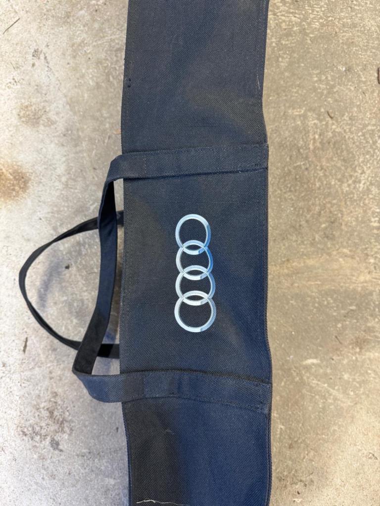 Genuine Audi roof bars for Q5 2017 model.