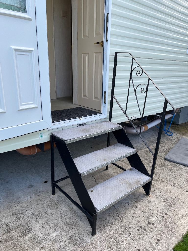 Static caravan steps and veranda 