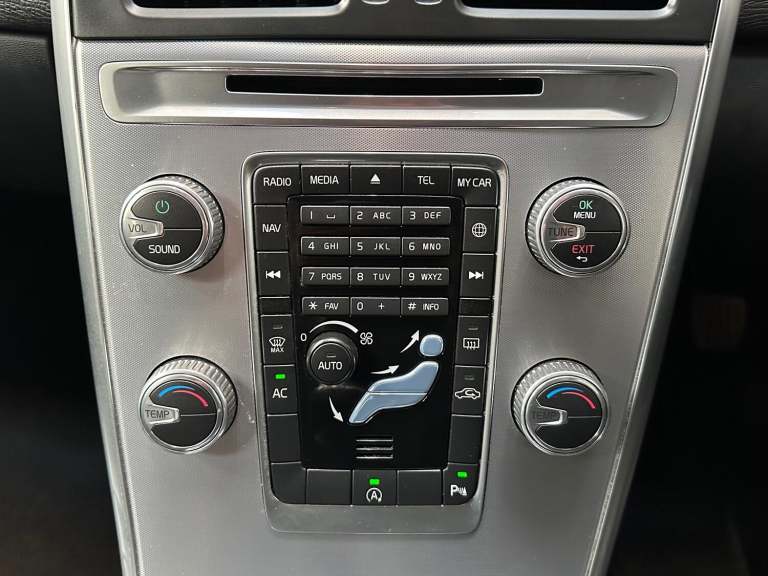 VOLVO XC60 2.0 SE Lux Nav D4 2017