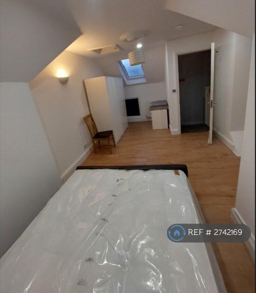 1 bedroom in Rochester Street, Chatham, ME4 (#2742169)