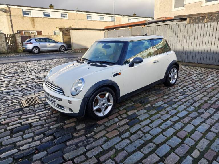 BMW Mini With Panoramic Roof. Project. Read Full Advert. MOT End Of May.