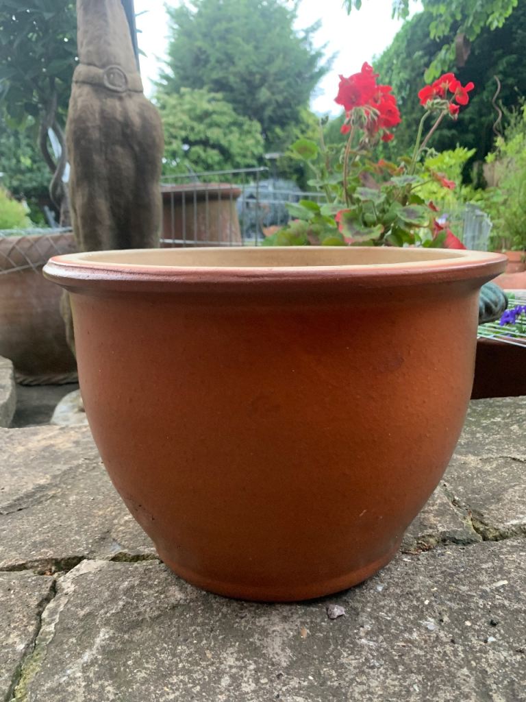 Nice sturdy 12”garden Plant pot 
