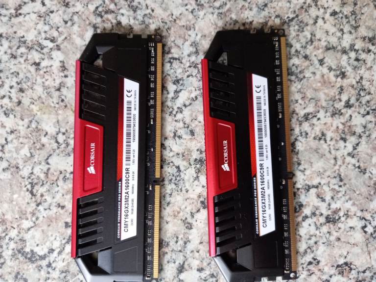 DDR3  2*8 16 Gb