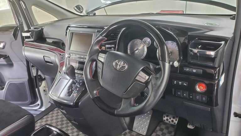 Toyota vellfire GS 2.4 auto 7 seats japanese import only 39k miles 2014 