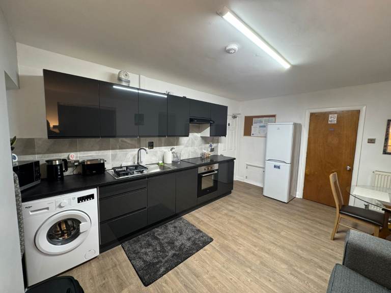 Single Room Available In Shared House, All Bills Included