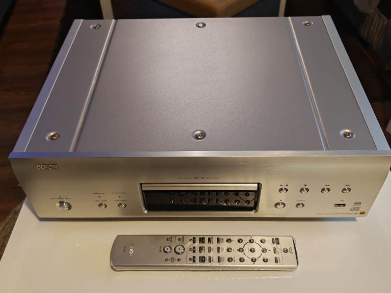 DENON DCD-2010AE SUPER AUDIO CD PLAYER-REMOTE CONTROL ,USB PORT, DAC 32 BIT RARE CONDITION 