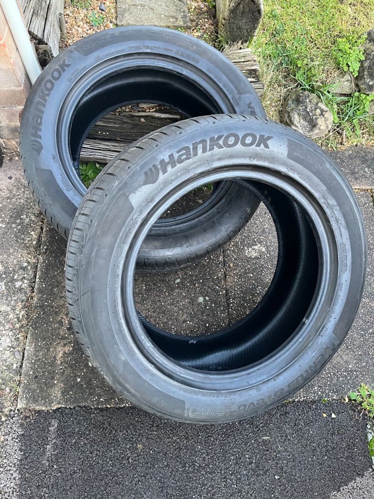 2 x Hankook Ventus S1 Evo2 SUV Tyres – 255/55 R18 105W – Great Condition