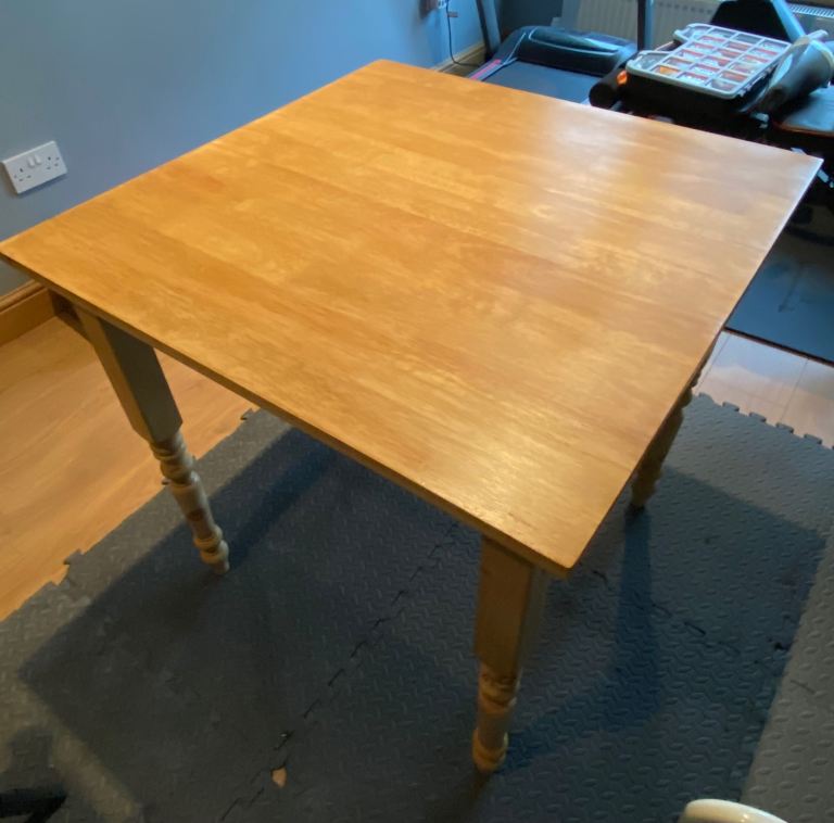 image for Pine table