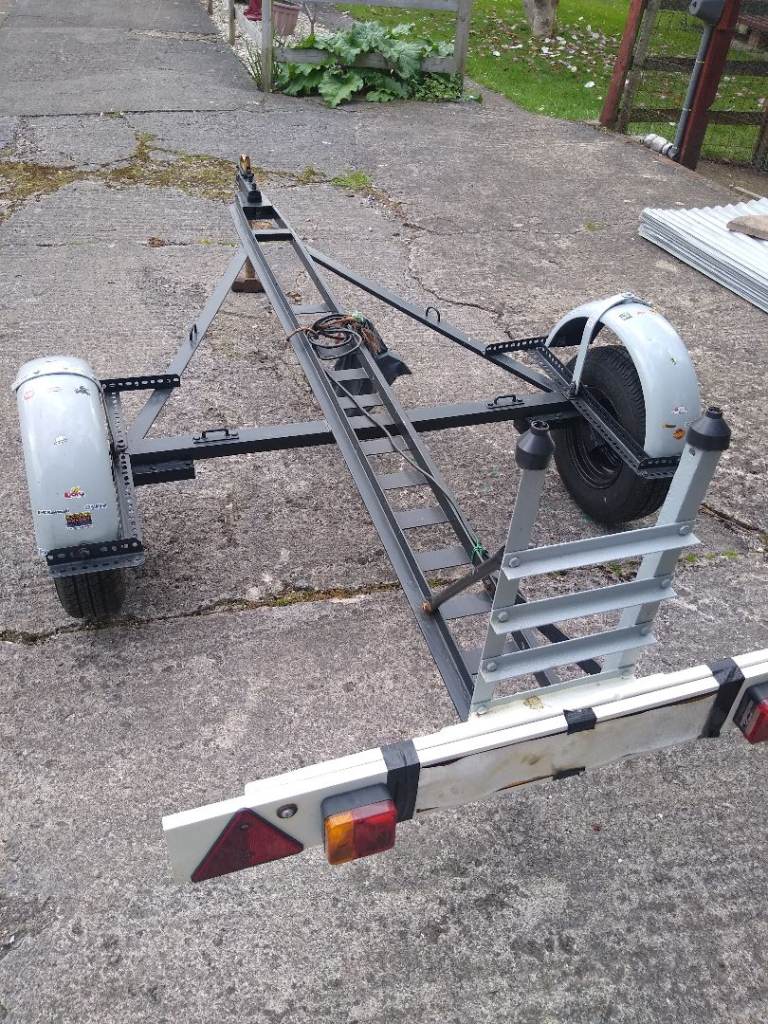 Single motorcycle trailer