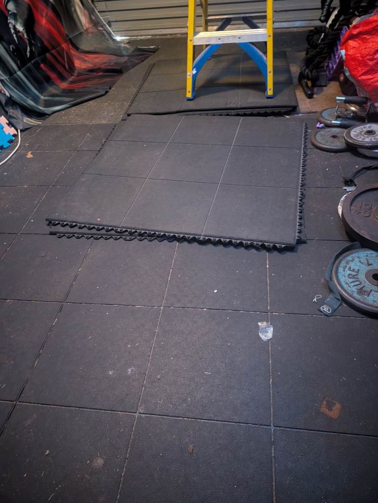 Heavy duty gym flooring