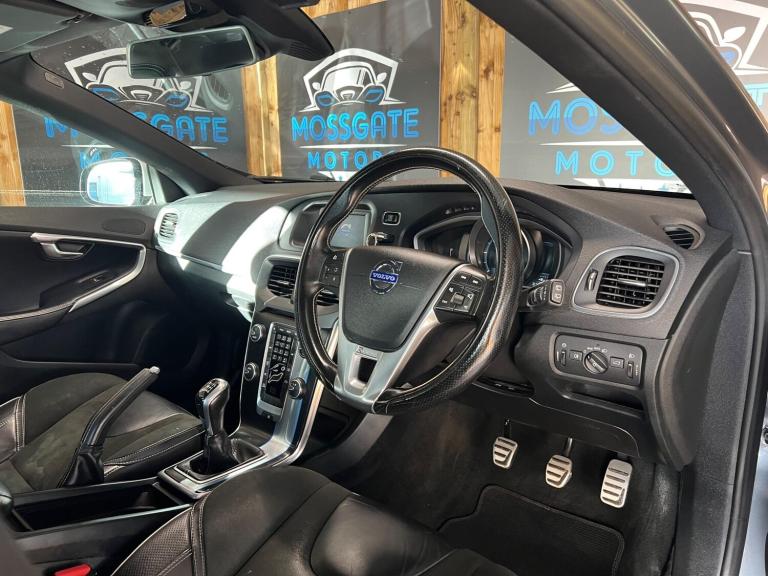 2015 Volvo V40 D2 R DESIGN 5dr HATCHBACK DIESEL Manual