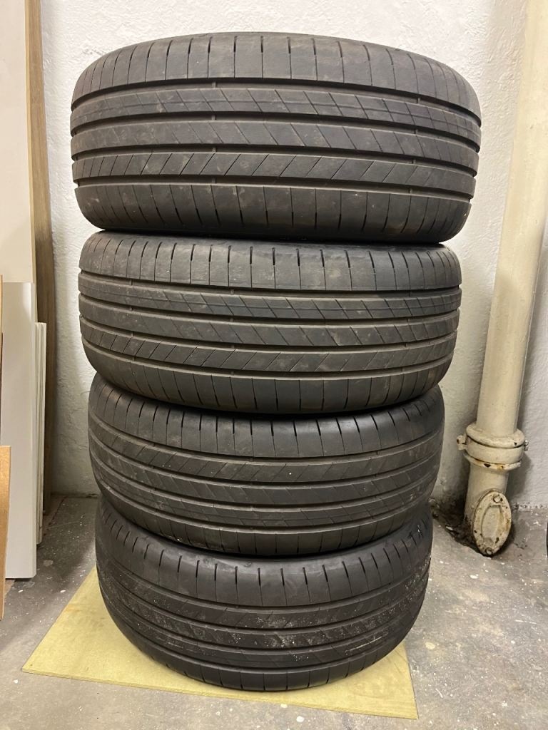 Set of four 'as new' Goodyear summer tyres 