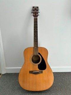Yamaha Acoustic Guitar – Good Working Condition