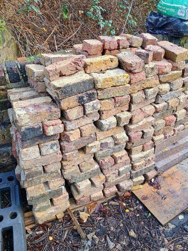 Reclaimed Mixed-Stock Bricks (Imperial Size