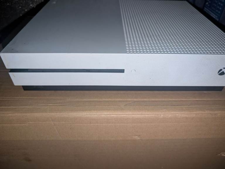 Xbox One S Console with Controller – White, Good Condition