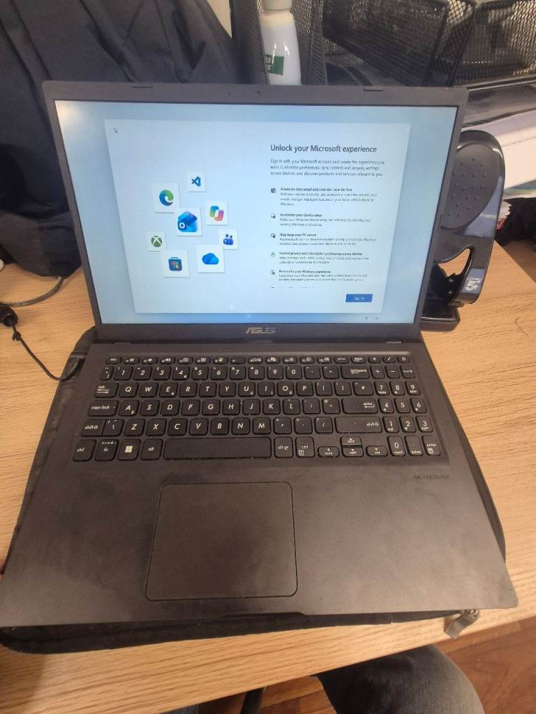 ASUS VivoBook 15 - Core i7, 16GB RAM, 512GB SSD