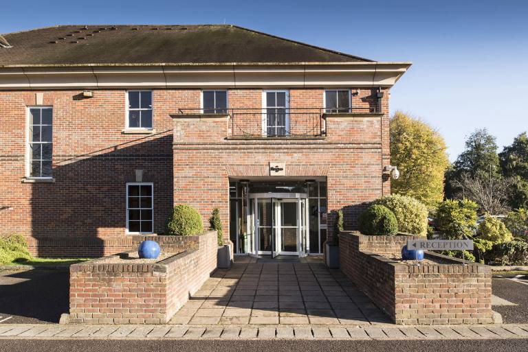 Amersham - HP7 0UT \ Fully Furnished Office for 2 Workstations