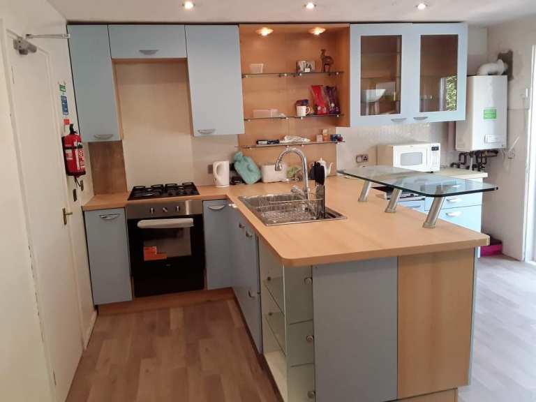 Room to rent HMO near KING'S BUILDINGS CAMERON TOLL LIBERTON eh16 