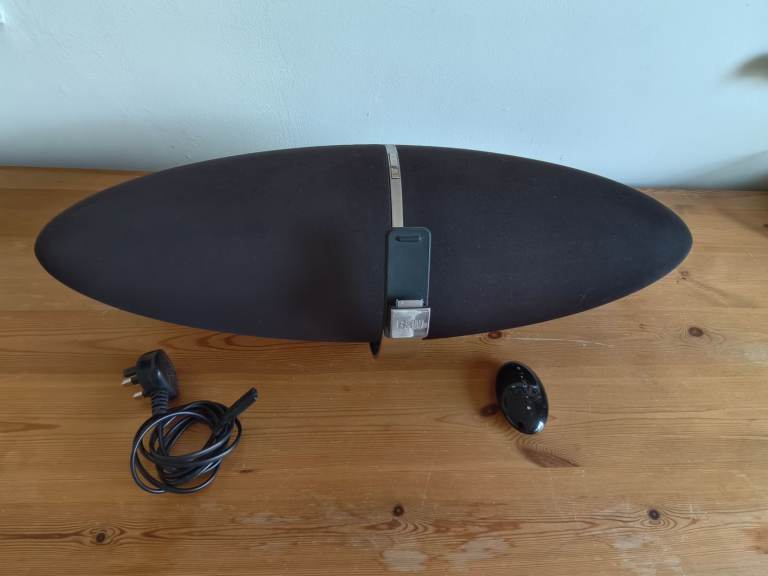 B&W Zeppelin iPod Dock Speaker with Remote