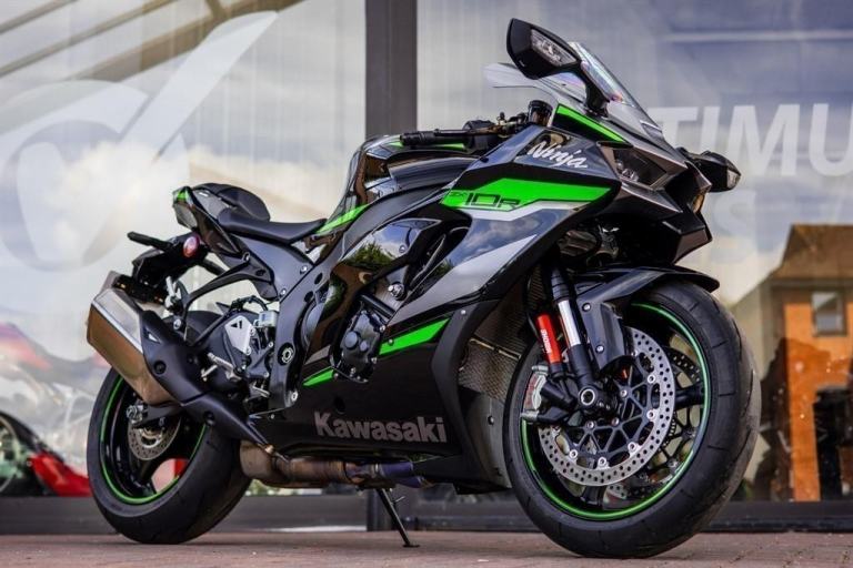 Kawasaki Ninja ZX-10R ULTRA LOW MILES ! STUNNING