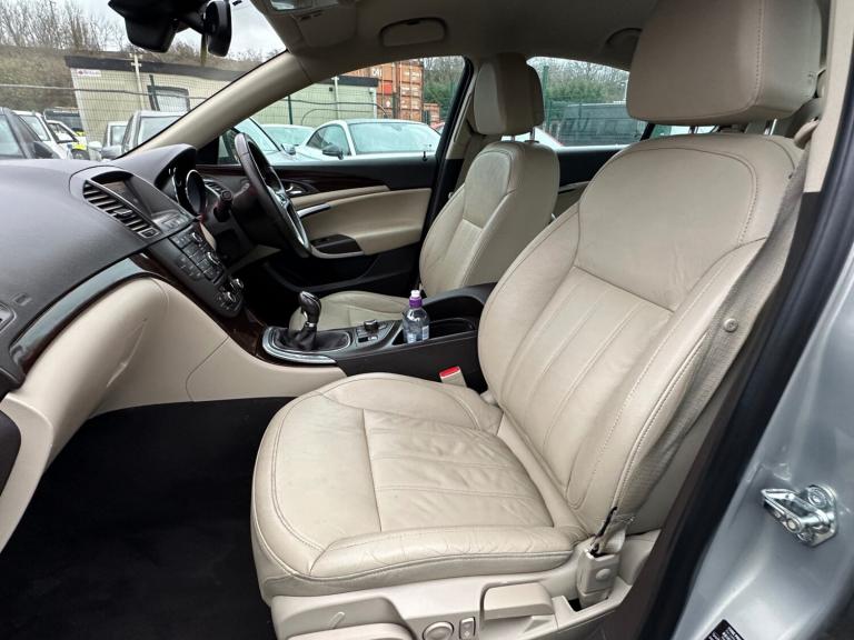2011 Vauxhall Insignia 2.0T 16V Elite Nav 5dr HATCHBACK Petrol Manual