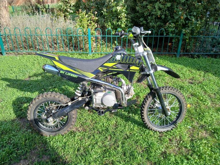 Stomp FXJ 110cc Kids Pit Bike, Off Road  Dirtbike . Ready To Ride, Lots Of Fun.
