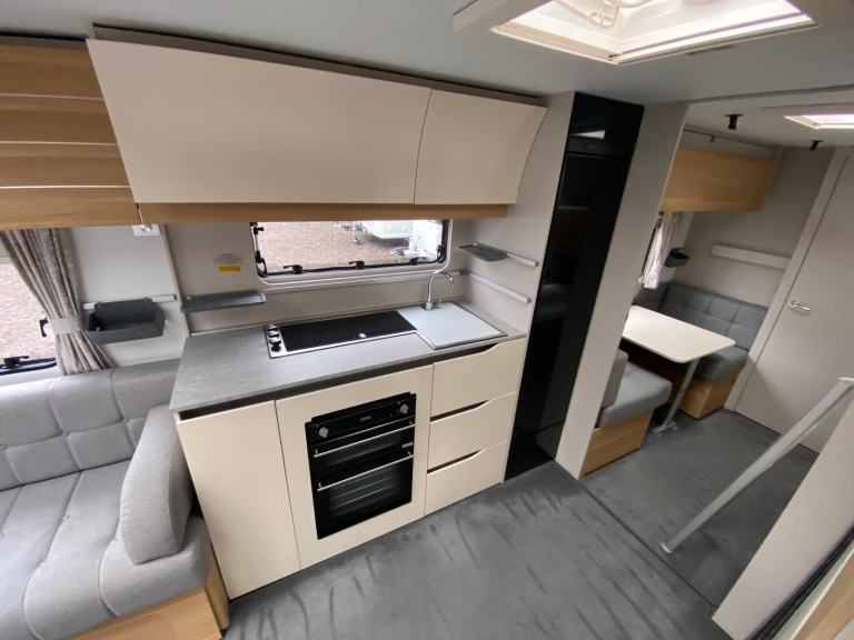 ADRIA ADORA SAVA - 2021 - FIXED SINGLE BEDS - 4 BERTH - PRISTINE ONE OWNER 