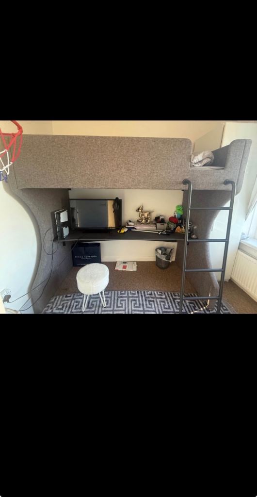 Bedroom for Sale with Mattress – Excellent Condition!