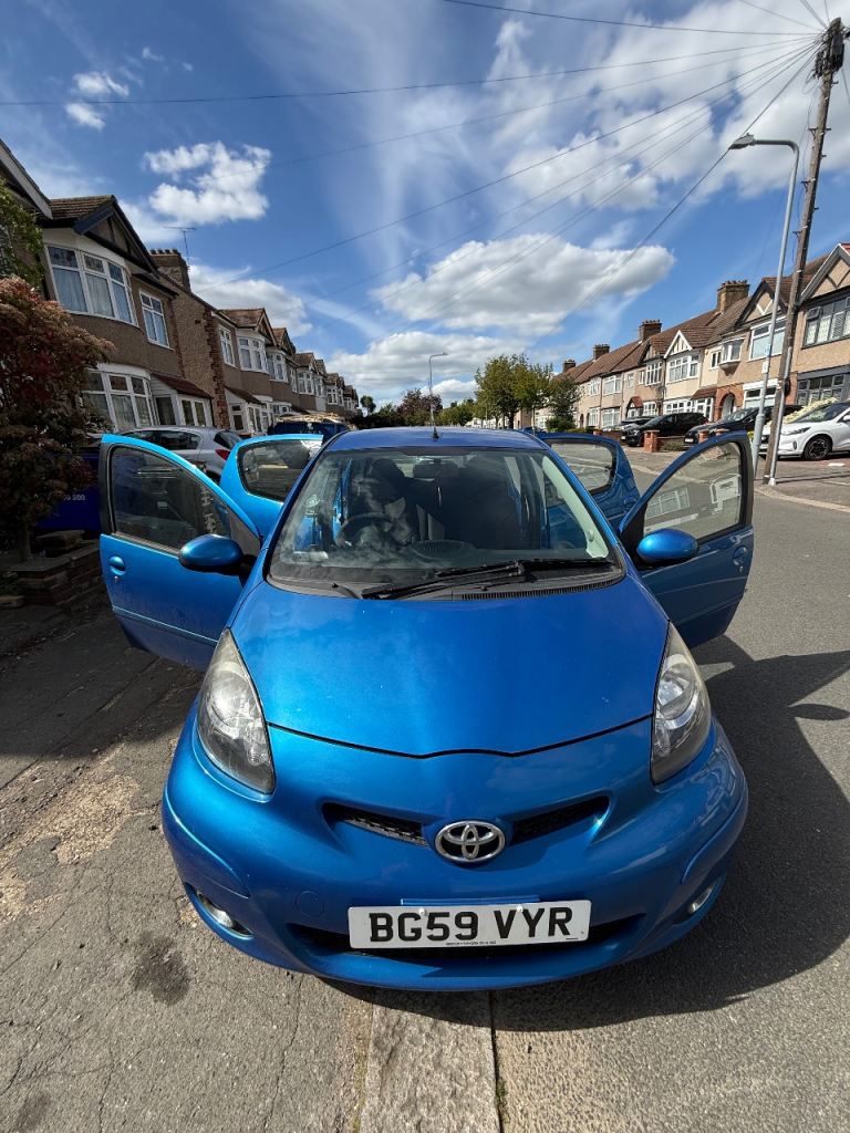 Toyota, AYGO, Hatchback, 2010, Manual, 998 (cc), 5 doors