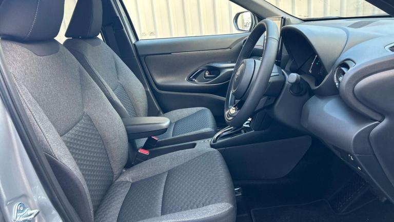  Toyota Yaris Cross 1.5 VVT-h Design SUV 5dr Petrol Hybrid E-CVT Euro 6 (s/s) (116 ps) Petrol/Ele...